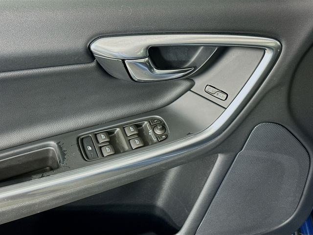 Thumbnail: 2015 Volvo S60 - 18