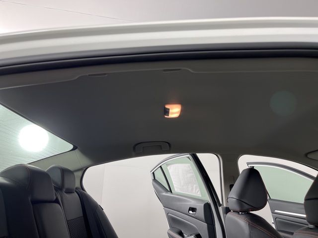 2025 Pearl White Tricoat Nissan Altima 2.5 SR FWD Sedan