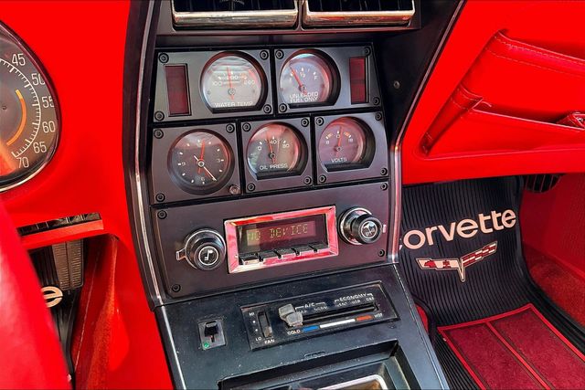 1977 Chevrolet Corvette Base - 10