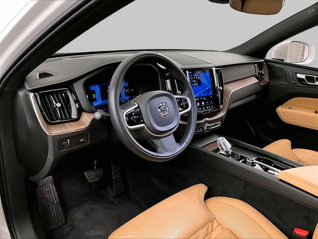 2022 Volvo XC60 B6 Inscription - 11