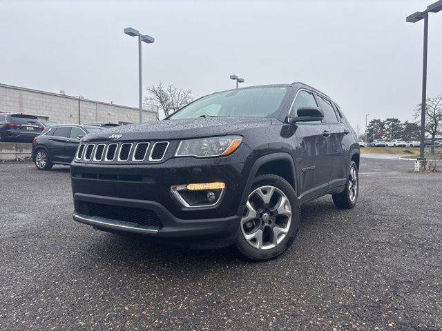 Diamond Black Crystal Pearlcoat 2020 Jeep Compass Limited 4WD SUV / Crossover Four-Wheel Drive 9-Speed Automatic