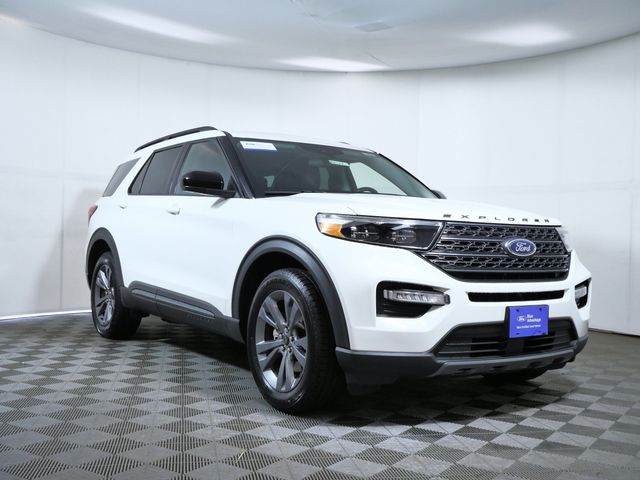 White Metallic 2023 Ford Explorer SUV / Crossover All-Wheel Drive Automatic
