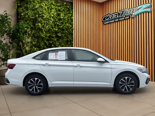 2024 Volkswagen Jetta Thumbnail