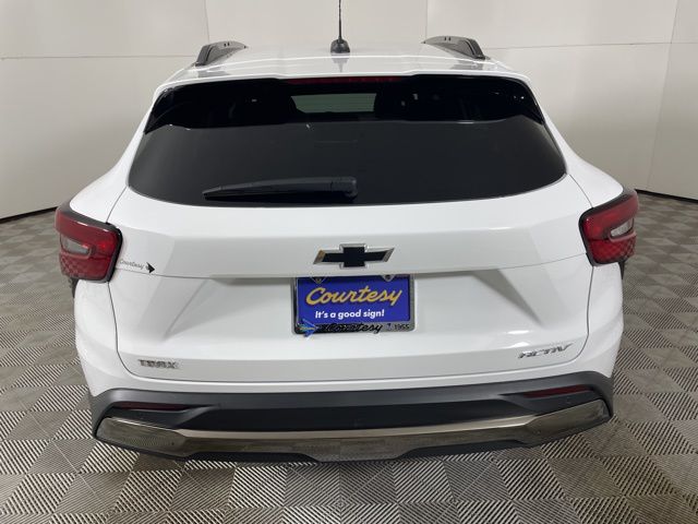 2025 Chevrolet Trax ACTIV 10