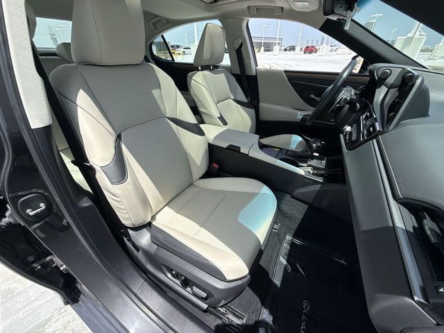 2025 Lexus ES - $46,998