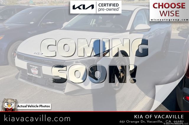 Snow White Pearl 2025 Kia K4 Sedan Front-Wheel Drive Continuously Variable Transmission