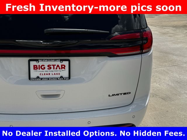 2025 Chrysler Pacifica Limited White at Mac Haik CDJR North Houston