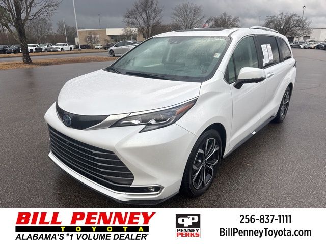 2025 Toyota Sienna Platinum 7-Passenger FWD