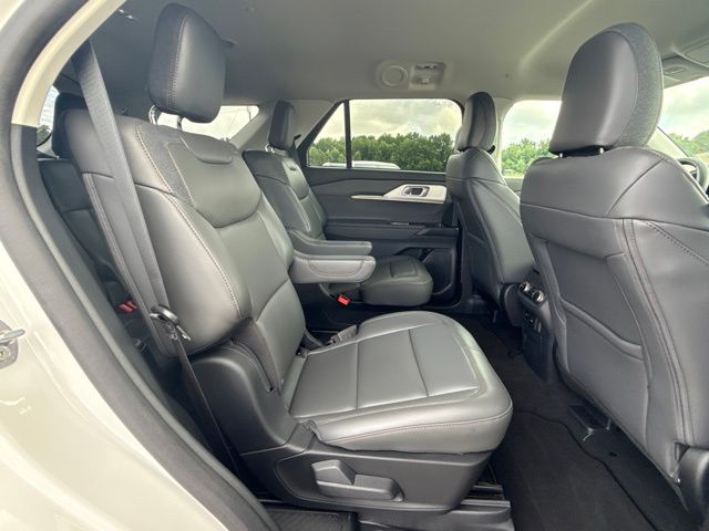2025 Ford Explorer Active:B02485