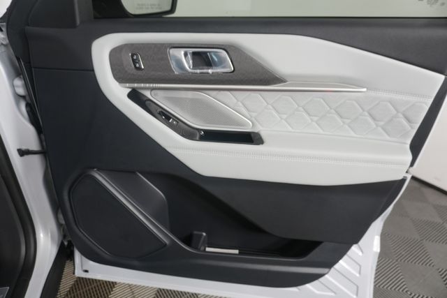 New 2026 White Ford Platinum image 34