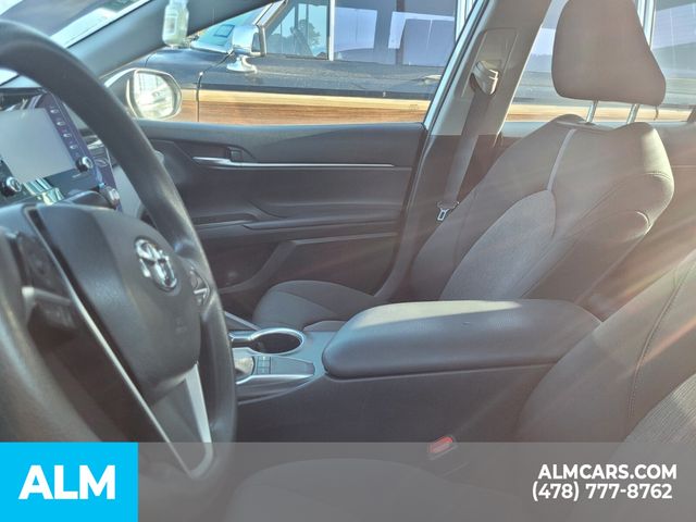 2022 Toyota Camry LE photo 8
