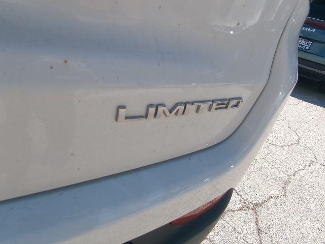 Used 2019 White Jeep Limited image 15