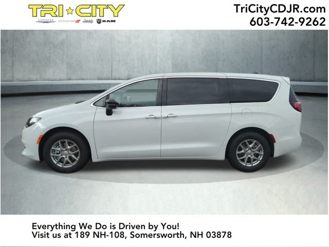 2026 Chrysler Voyager LX photo 2