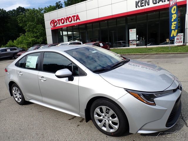 Classic Silver Metallic 2026 Toyota Corolla Sedan Front-Wheel Drive Continuously Variable Transmission