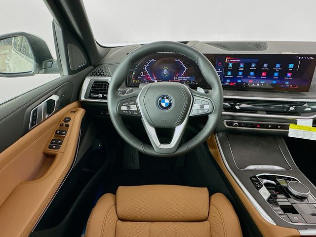 2025 BMW X5 xDrive50e 11