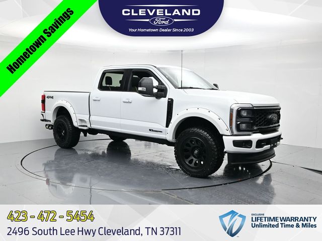 Oxford White 2025 Ford F-250 Super Duty XLT Crew Cab 4WD Pickup Truck Four-Wheel Drive Automatic