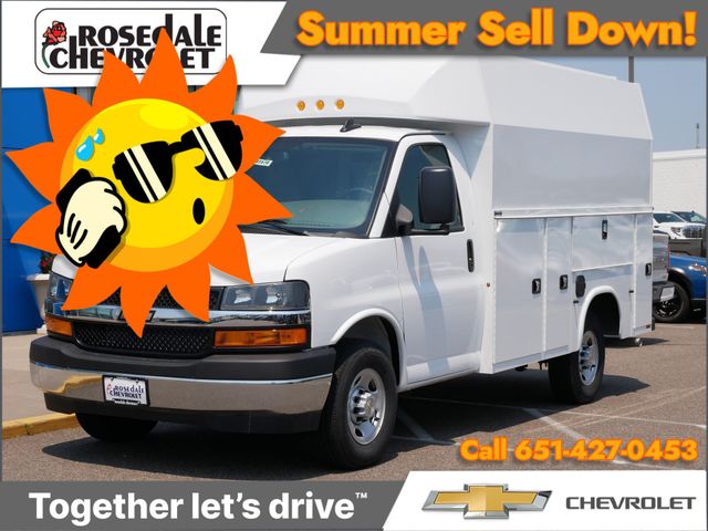 Summit White 2026 Chevrolet Express Chassis Van Rear-Wheel Drive 8-Speed Automatic