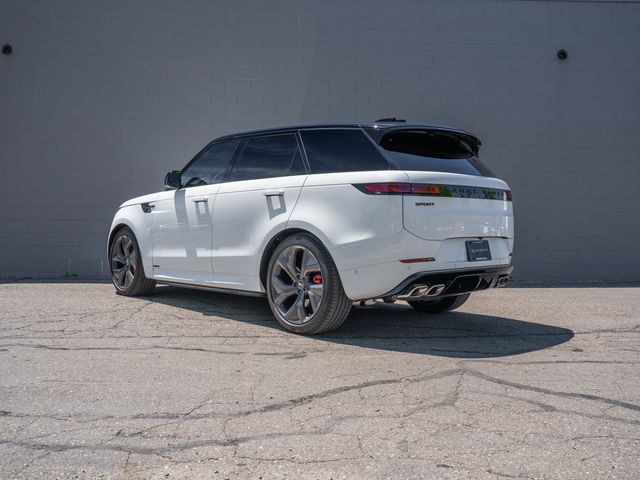 Used 2025  Land Rover Autobiography image 3