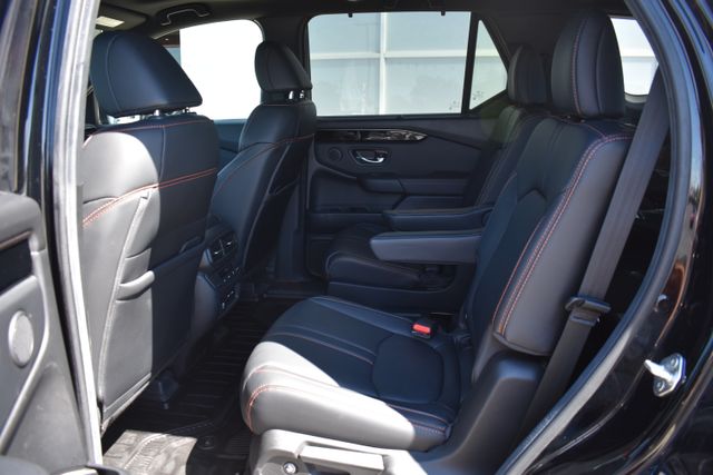 Used 2025 Honda Pilot SUV