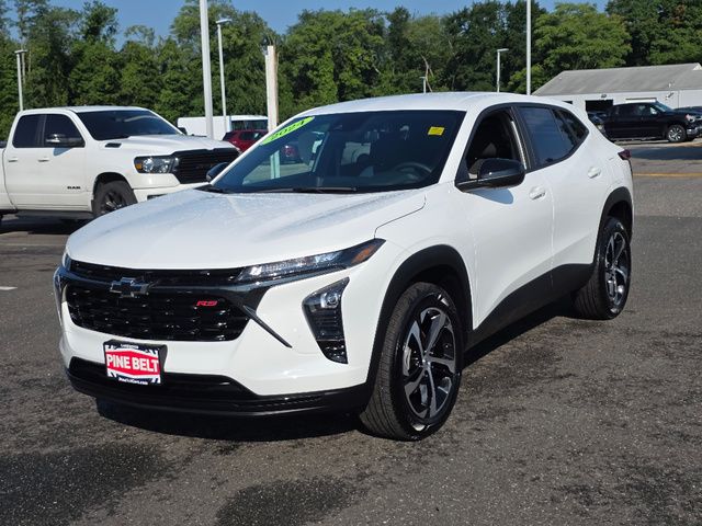 Summit White 2024 Chevrolet Trax SUV / Crossover Front-Wheel Drive 6-Speed Automatic