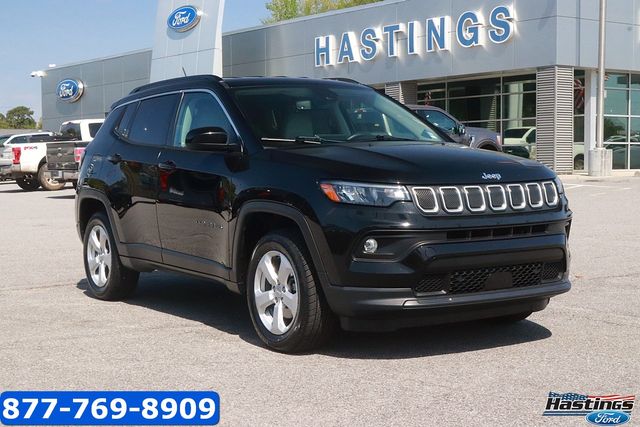 Diamond Black Crystal Pearlcoat 2022 Jeep Compass Latitude 4WD SUV / Crossover Four-Wheel Drive 9-Speed Automatic