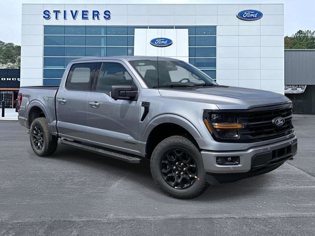 Silver Metallic 2025 Ford F-150 XLT SuperCrew 4WD Pickup Truck Four-Wheel Drive Automatic
