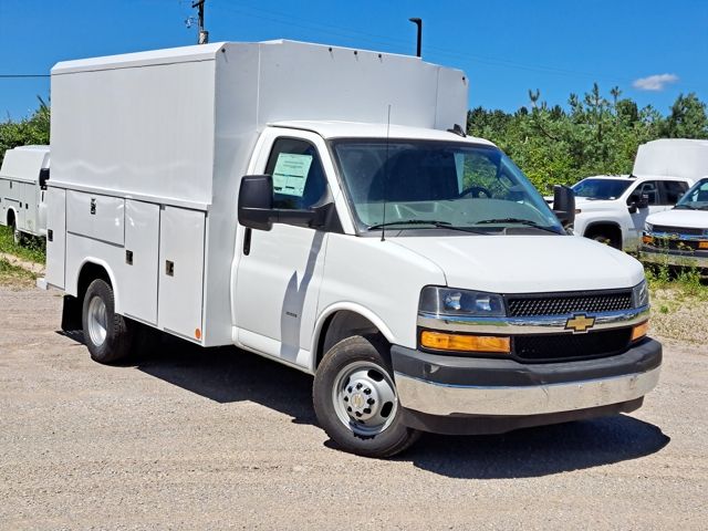 New 2025 Chevrolet Express 3500 - photo 1