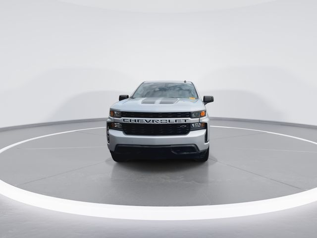 Used 2022 Silver Chevrolet Custom image 3