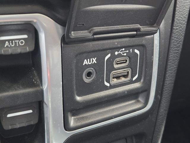 2018 Jeep Wrangler Unlimited Sahara photo