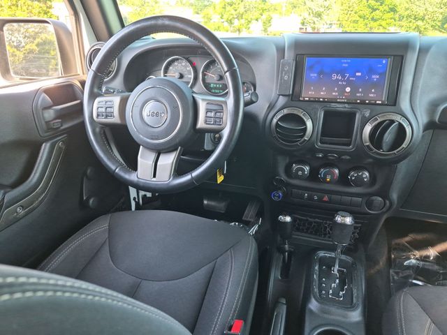 Used 2018 White Jeep Sport image 30