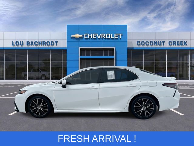 View vehicle photo 5