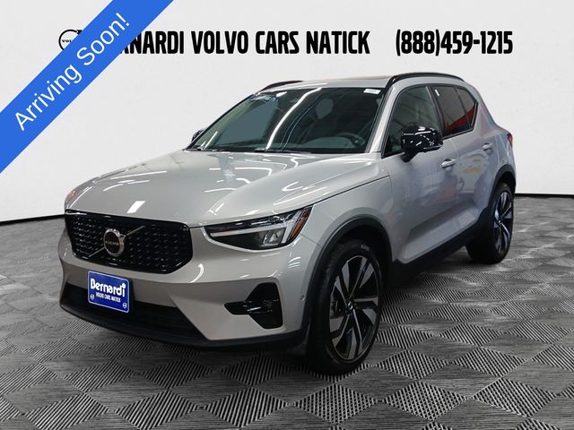 2023 Volvo XC40 B5 Plus Dark Theme AWD