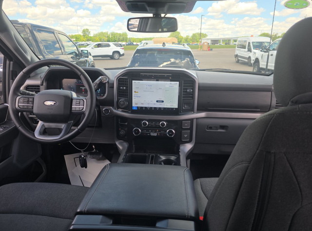 2024 Oxford White Ford F-150 XLT 4X4 Truck