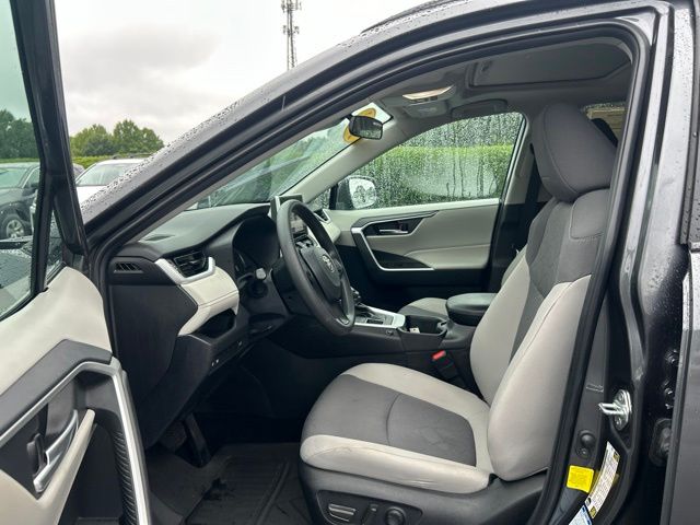 2023 Toyota RAV4 XLE - Photo 17