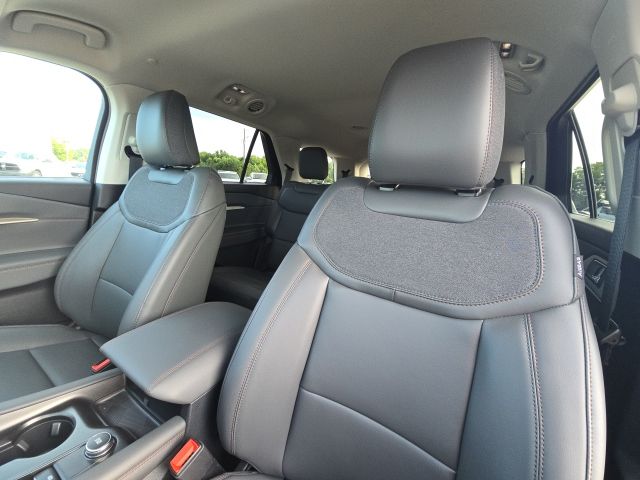 2025 Ford Explorer Active:B02481