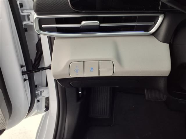 2025 Hyundai Elantra Limited photo
