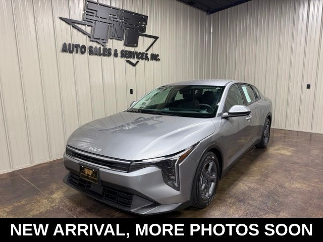 Steel Gray 2025 Kia K4 Sedan Front-Wheel Drive Continuously Variable Transmission