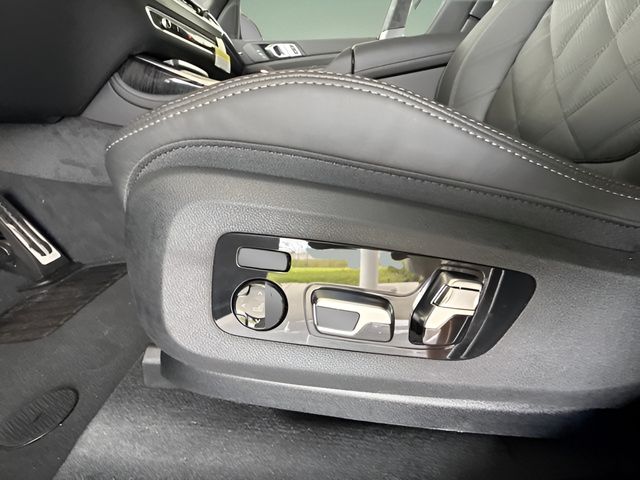 2026 BMW X7 40i - Photo 30