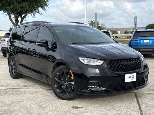 2026 Chrysler Pacifica Limited - 1