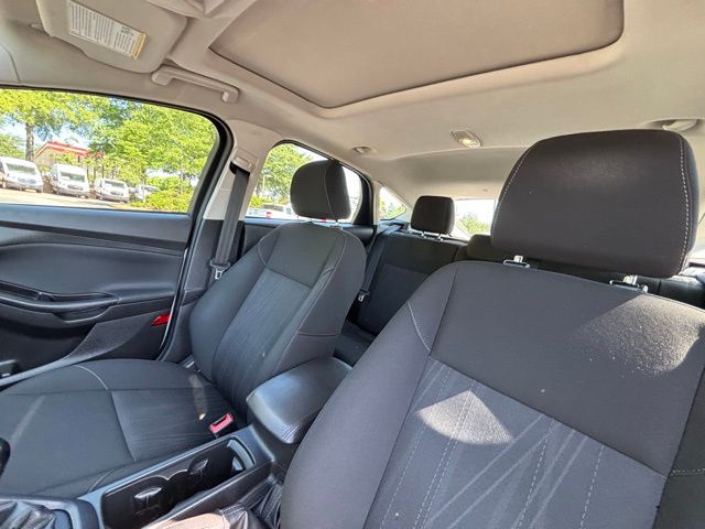 2015 Ford Focus SE photo