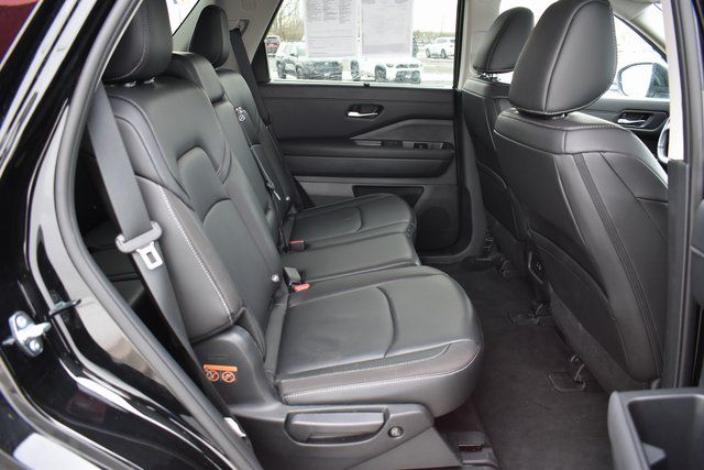Used 2025 Nissan Pathfinder SUV
