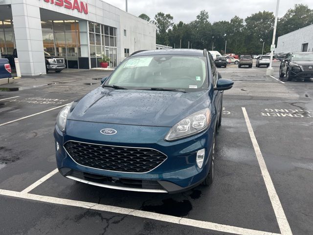 2020 Ford Escape Titanium Hybrid 3