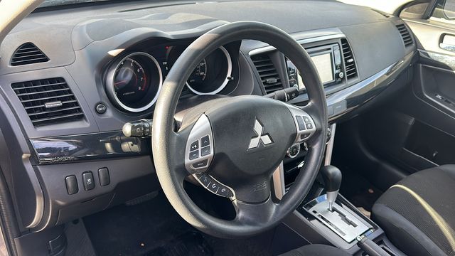 2017 Mitsubishi Lancer ES 9