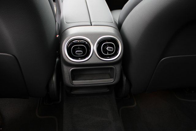 New 2026 Black Mercedes-Benz GLC 300 image 33