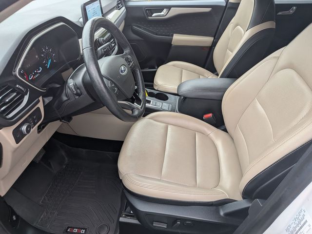2020 Ford Escape - Image 12