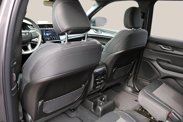 New Car 2025 Jeep Grand Cherokee L  Laredo For Sale Under $35,000 In Austin, Texas