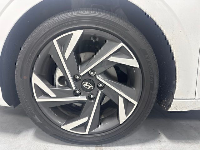 Used 2025 Hyundai Elantra Hybrid Sedan