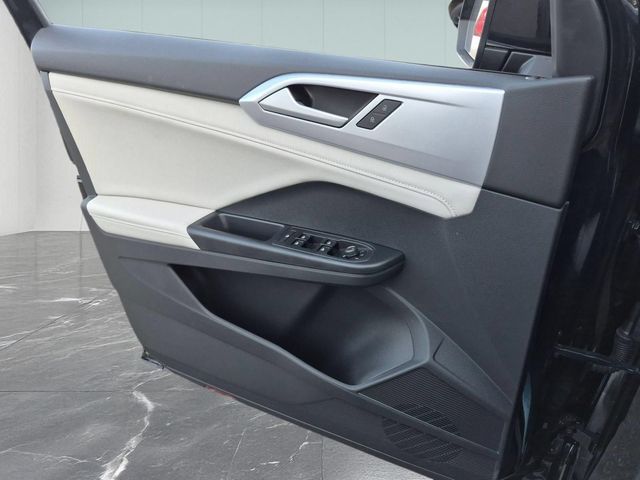 2026 Volkswagen Taos SE - Photo 14