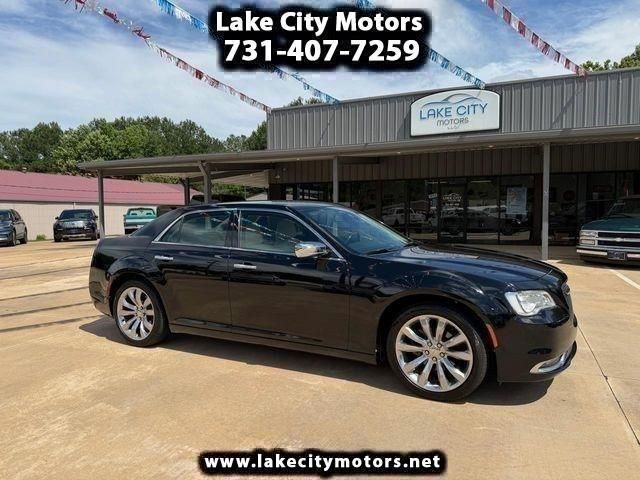 Gloss Black 2018 Chrysler 300 Sedan Rear-Wheel Drive 8-Speed Automatic