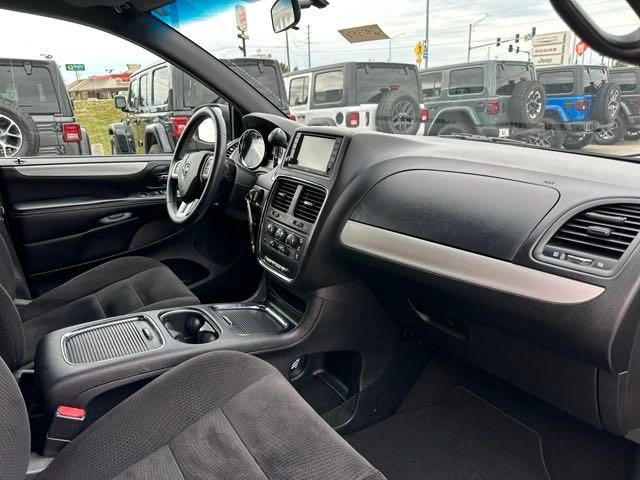 2014 Dodge Grand Caravan SXT 13